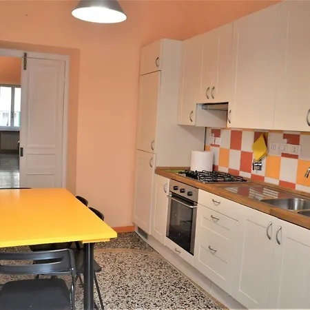 Gb Monti/4camere/12ospiti * Genua