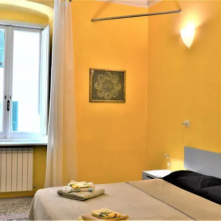 Gb Monti/4camere/12ospiti * Genua