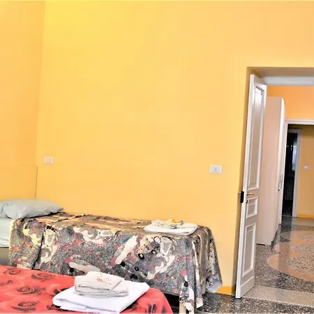Gb Monti/4camere/12ospiti * Genua